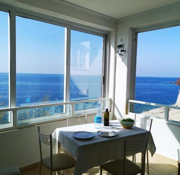 דירה בת חדר שינה 1 עם מרפסת, Appartamenti   Villa Mare