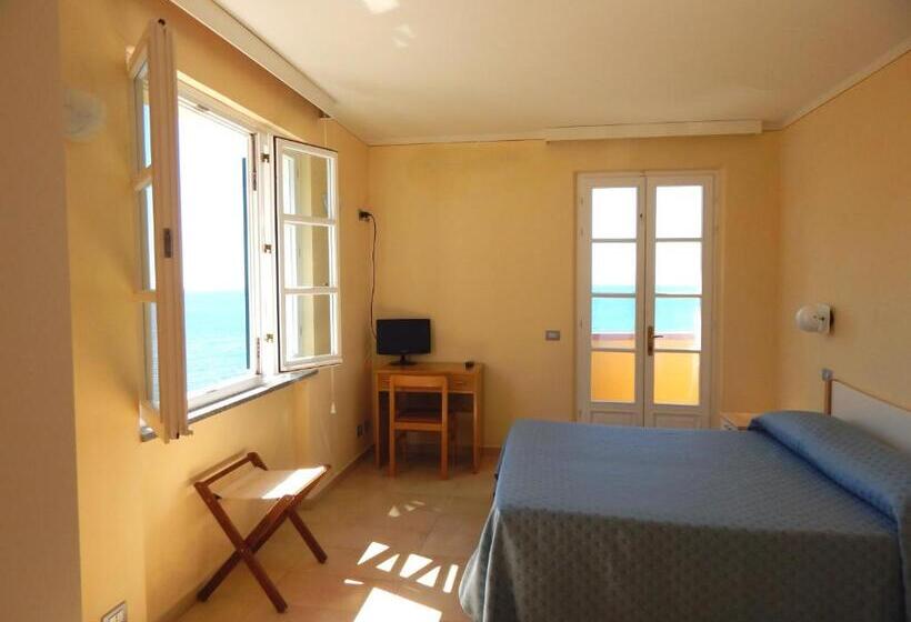 דירת חדר עם נוף לים ומרפסת, Appartamenti   Villa Mare