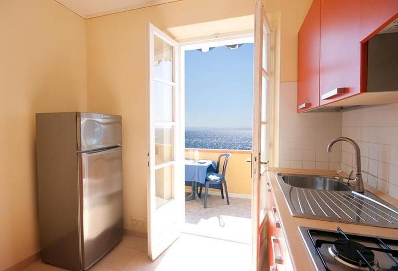 דירה בת חדר שינה 1 עם מרפסת, Appartamenti   Villa Mare