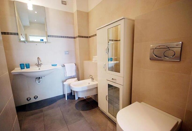 דירה בת חדר שינה 1 עם מרפסת, Appartamenti   Villa Mare