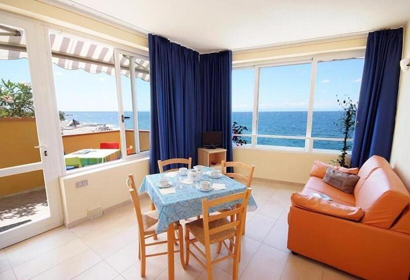 带1个卧室的带阳台的公寓, Appartamenti   Villa Mare