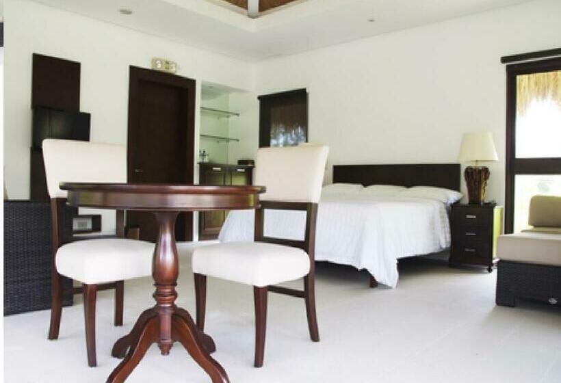 اتاق لوکس, Hijo Resorts Davao