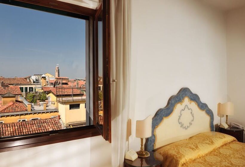 سوییت سوپریور, San Marco Palace