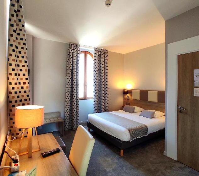 اتاق استاندارد با چشم‌انداز استخر, Hôtel Des Princes