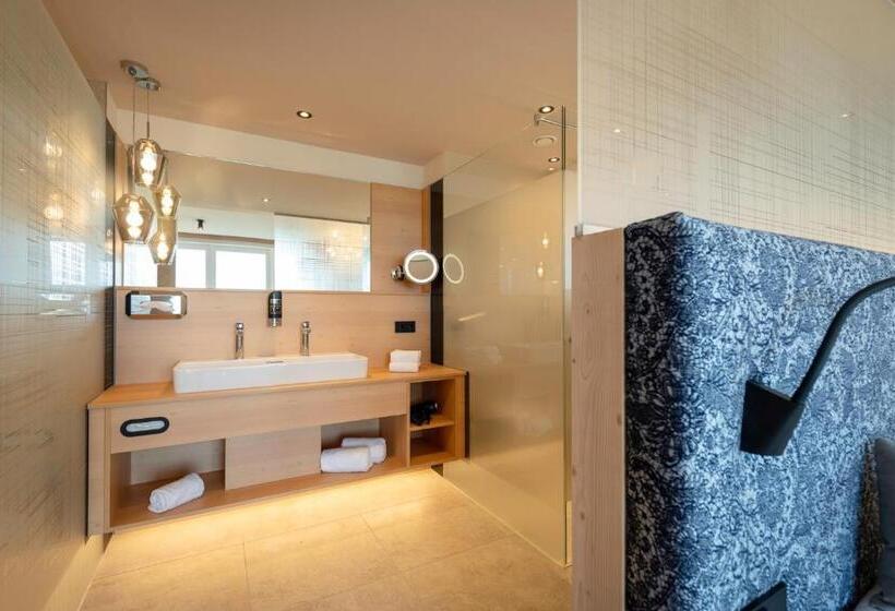 Номер Deluxe с Балконом, Landrefugium Obermüller Spa & Naturresort 4,5 Sterne