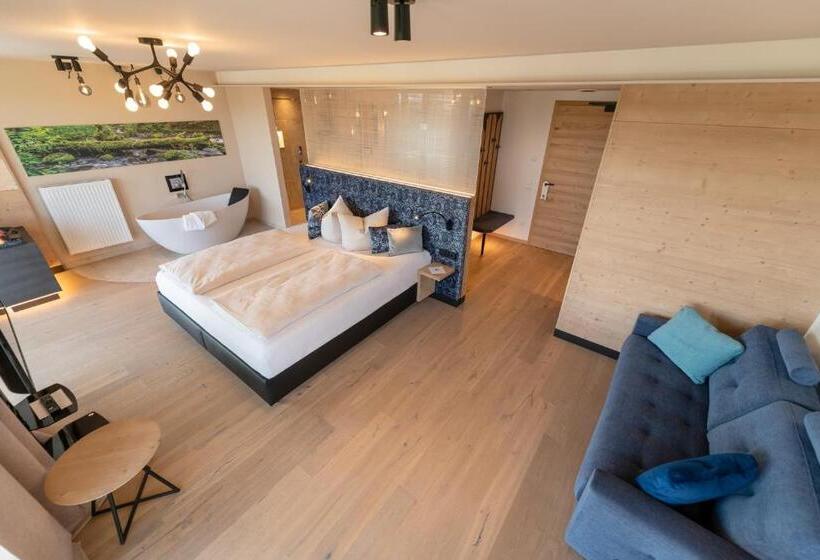 Номер Deluxe с Балконом, Landrefugium Obermüller Spa & Naturresort 4,5 Sterne