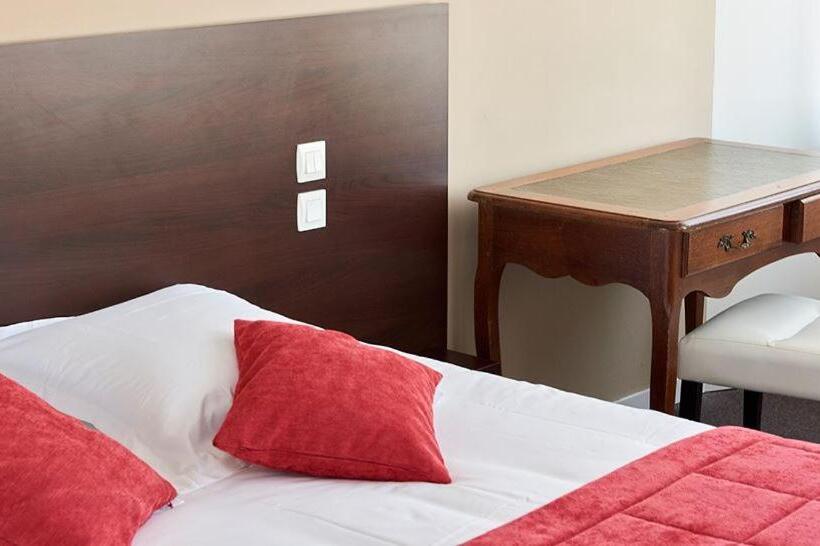 Номер Стандарт, Logis Hôtel Le Grand Cerf