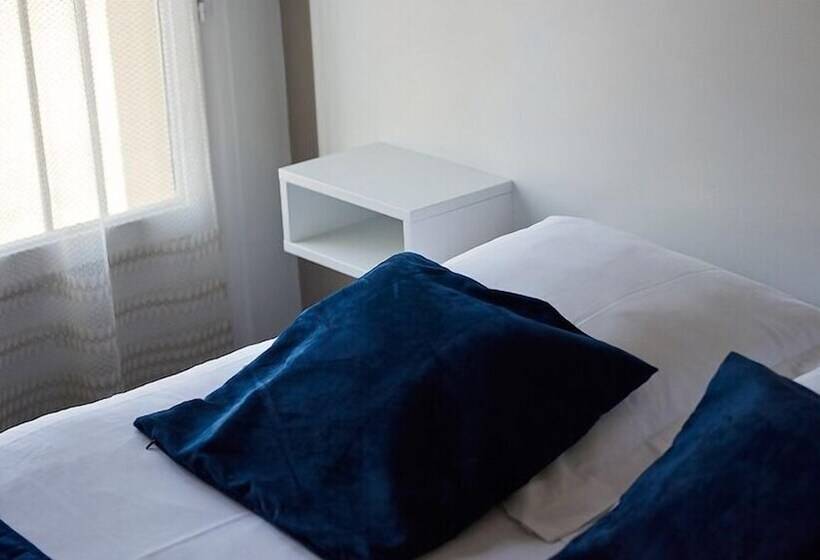 Номер Стандарт, Logis Hôtel Le Grand Cerf