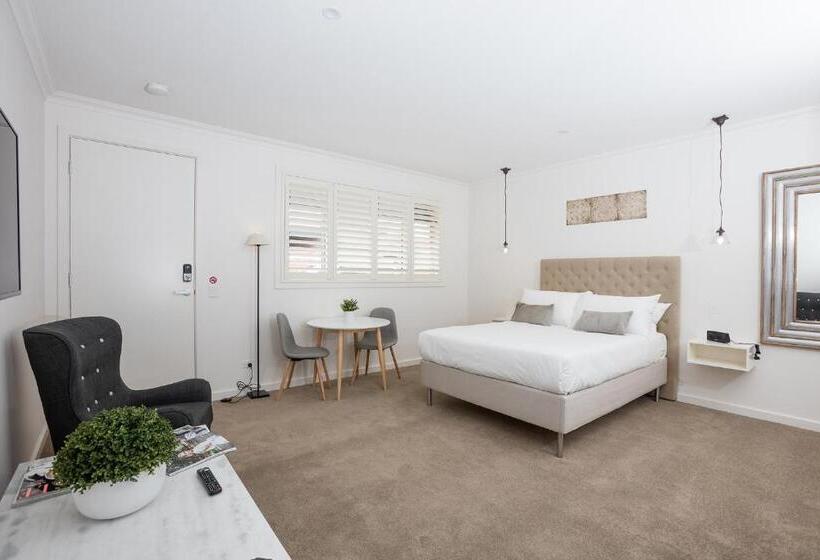 스탠다드 스튜디오 퀸 침대, Newington Apartments