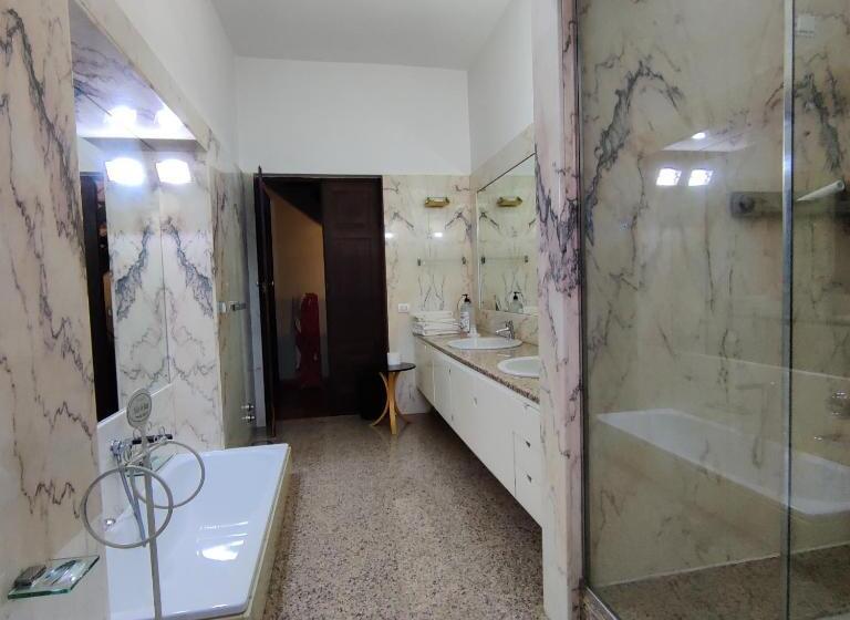 اتاق سوپریور سه تخته, Villa Ghia