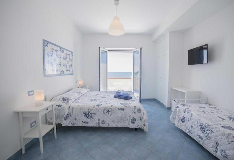 اتاق لوکس با چشم‌انداز دریا, B&b Il Capitano