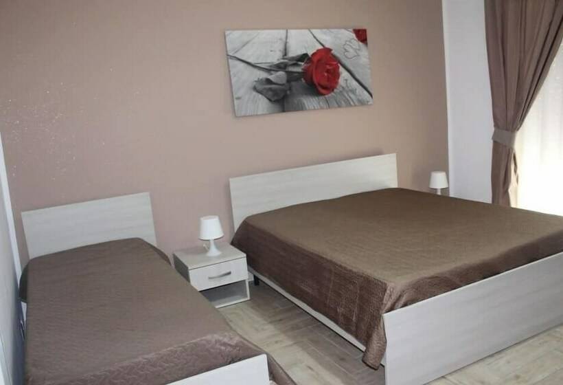 اتاق استاندارد سه نفره, Affittacamere La Traversa