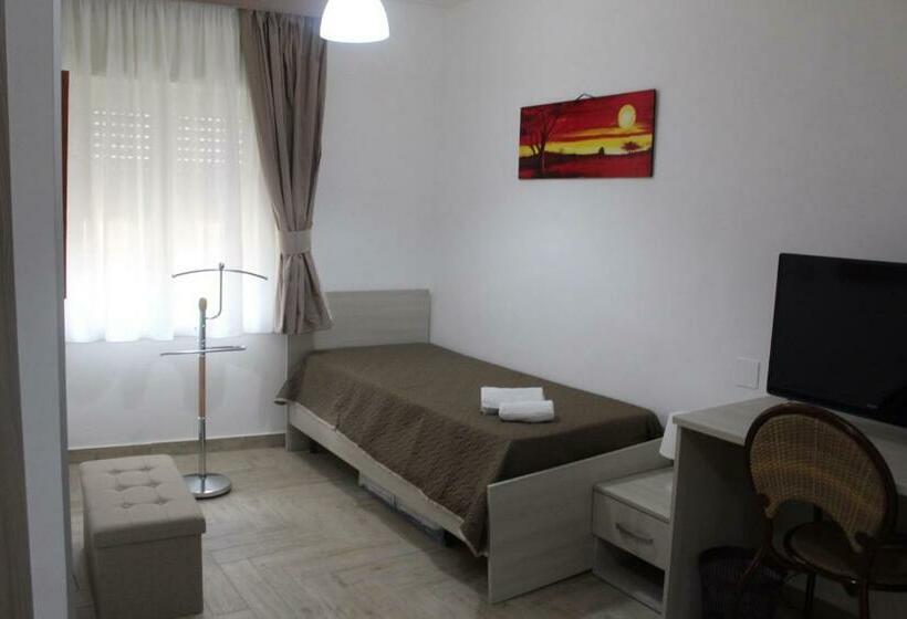 اتاق استاندارد سه نفره, Affittacamere La Traversa