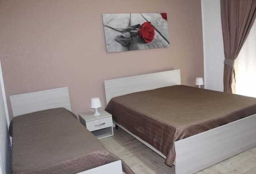 اتاق استاندارد سه نفره, Affittacamere La Traversa
