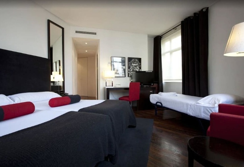 Habitación Triple Estándar, Quatro Puerta Del Sol