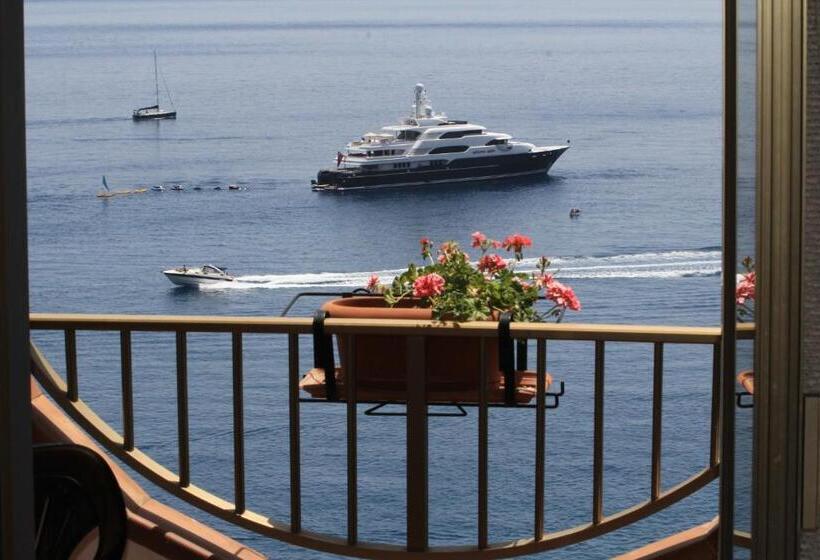 اتاق استاندارد با بالکن و چشم‌انداز دریا, Camere Santa Margherita