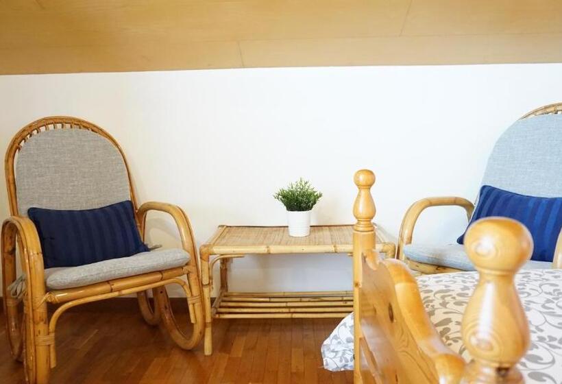 اتاق سه‌نفرۀ استاندارد با سرویس بهداشتی بیرون از اتاق, La Pecora Nera Bed & Breakfast Belluno