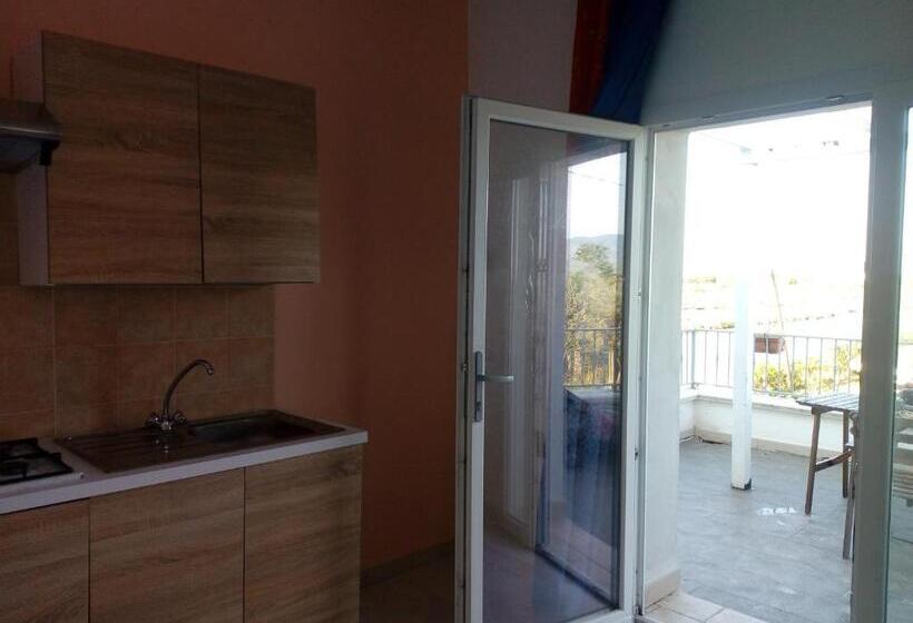 Апартаменты 1 Спальня с Террасой, Torre Del Lago