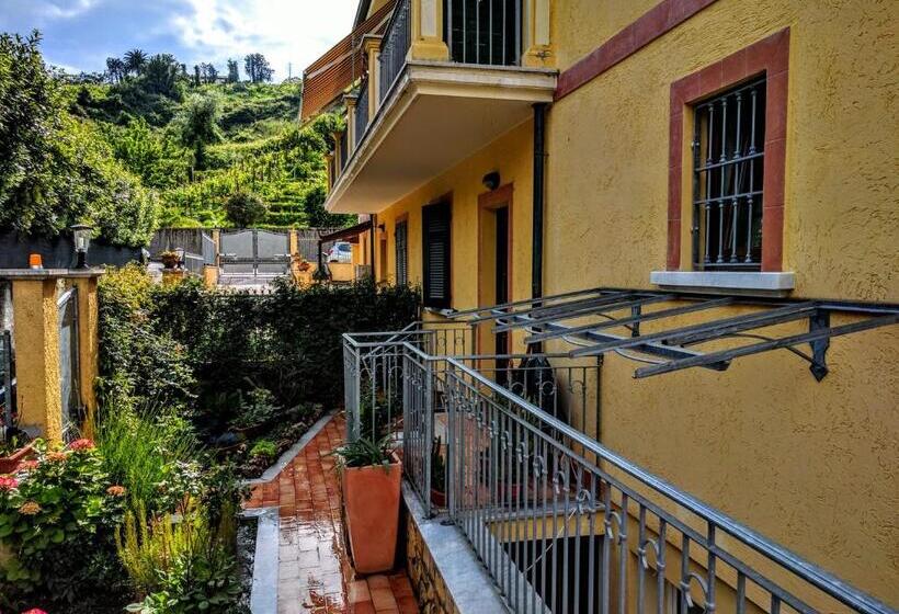 اتاق استاندارد, Sally S B&b