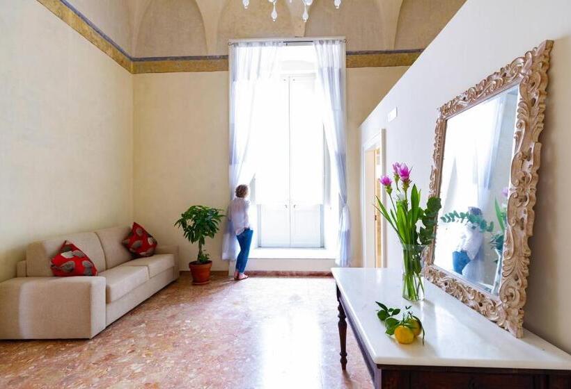 Номер Deluxe с Балконом, Palazzo Cariddi