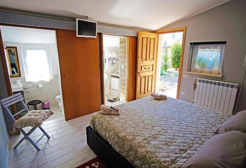Люкс Вид на Сад, Bed And Breakfast Romantica Evasione