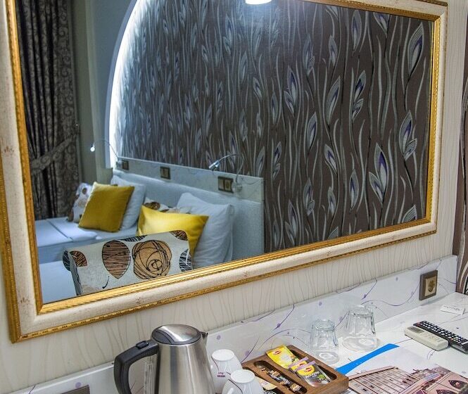 اتاق لوکس, Dundar
