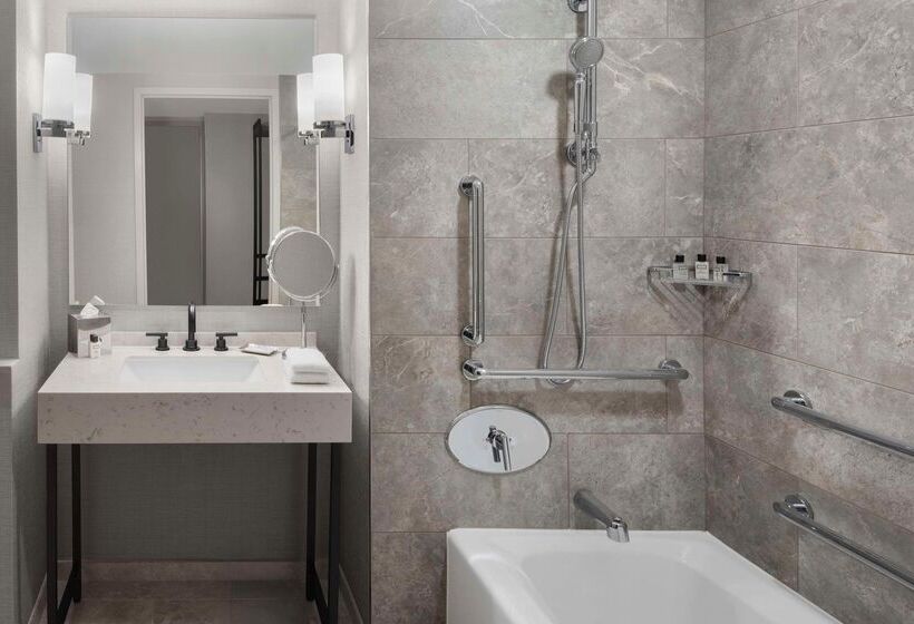 اتاق استاندارد با تخت بزرگ برای معلولان, Hyatt Regency Jersey City on the Hudson