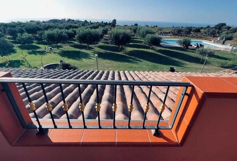 Номер Стандарт Вид на Море с Балконом, B&b Casale Pietrantica Tropea