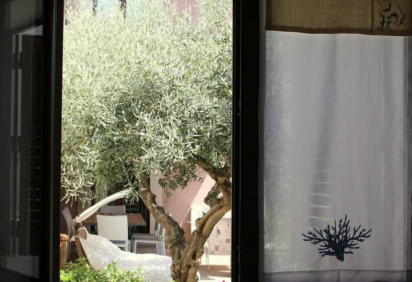 Четырехместный Номер Стандарт, Hibiscus Villasimius B&b