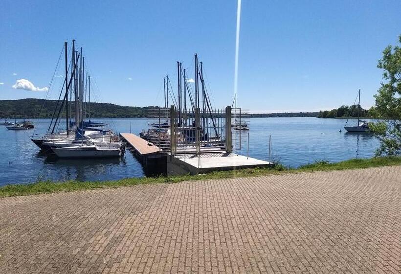 Номер Стандарт Вид на Озеро, Ritratto Sul Lago