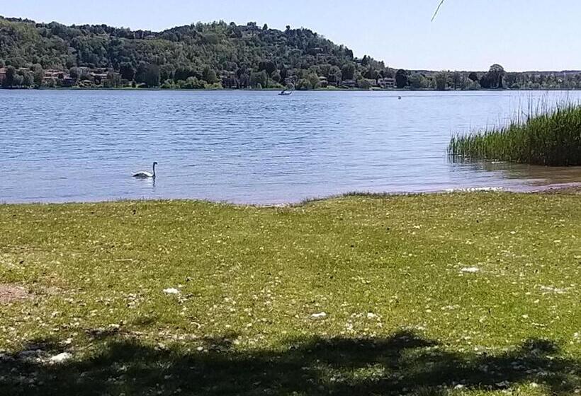 Номер Стандарт Вид на Озеро, Ritratto Sul Lago