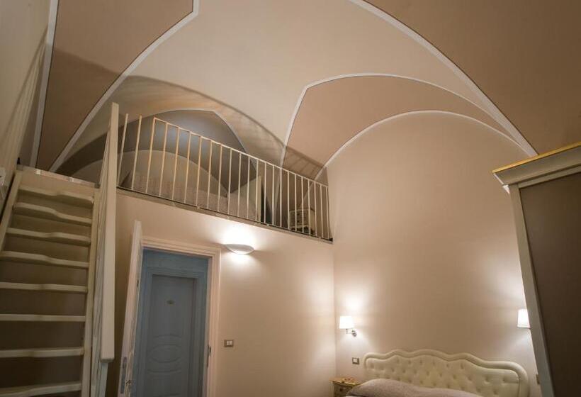 Семейное Студио, Palazzo Bove