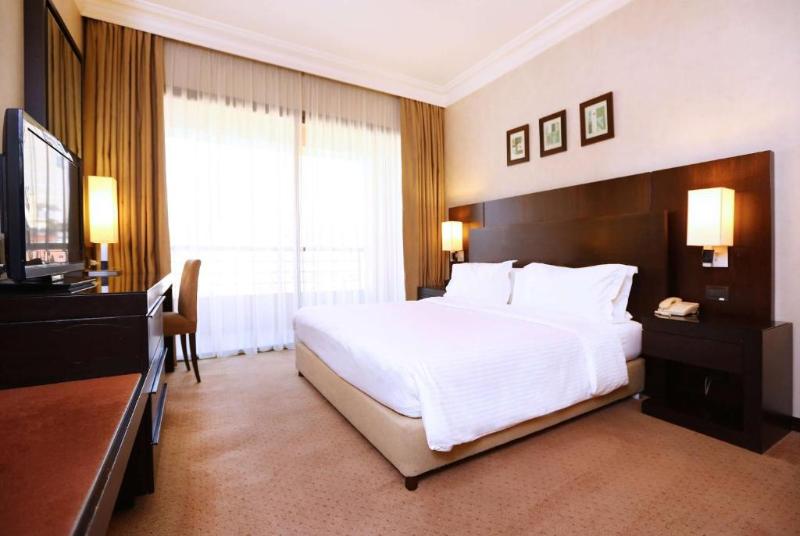 اتاق پرمیوم, Ramada Plaza By Wyndham Beirut Raouche