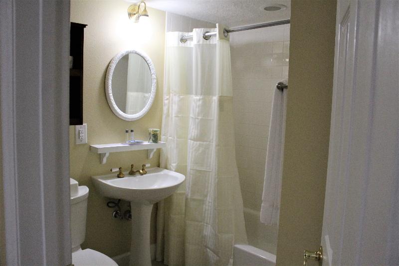 キングサイズベッドのスイートルーム, Doubletree Resort By Hilton Grand Key   Key West