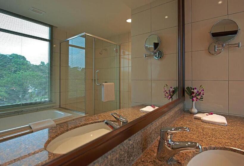 Номер Deluxe, Eastin Hotel Kuala Lumpur