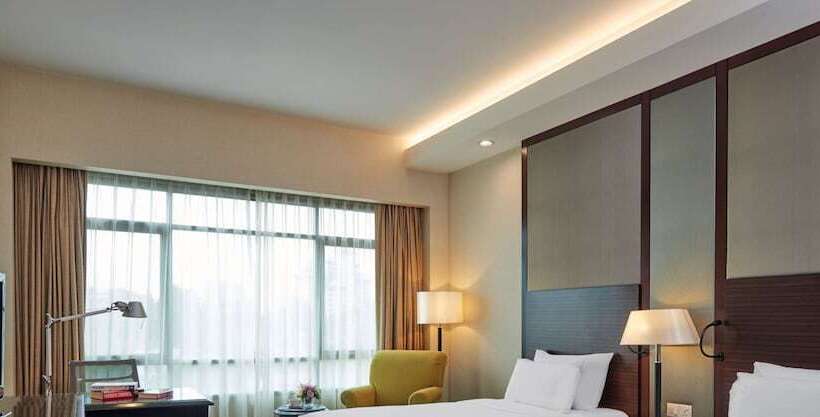 Номер Deluxe, Eastin Hotel Kuala Lumpur