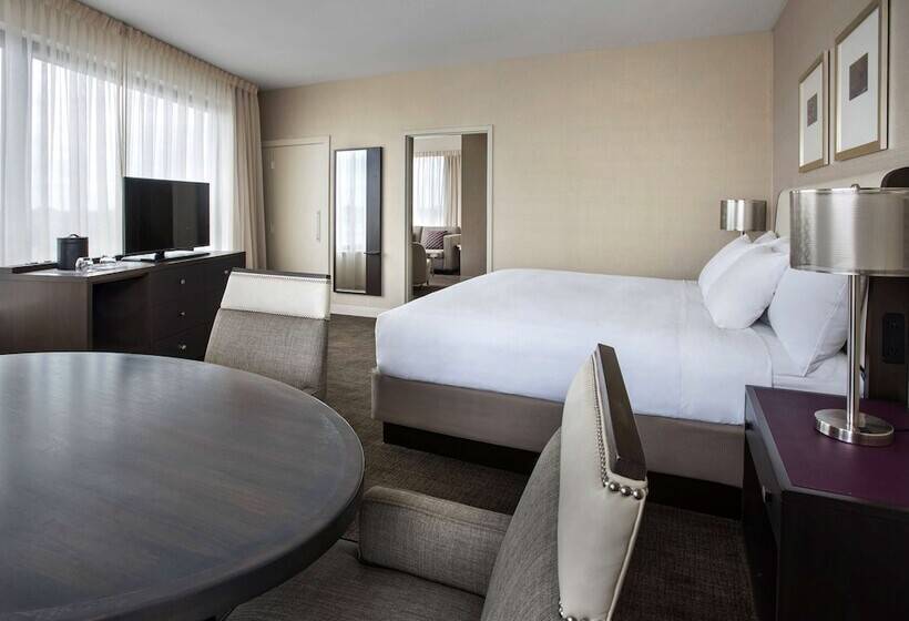 סוויטה אקזקיוטיב, Hyatt Regency Pittsburgh International Airport