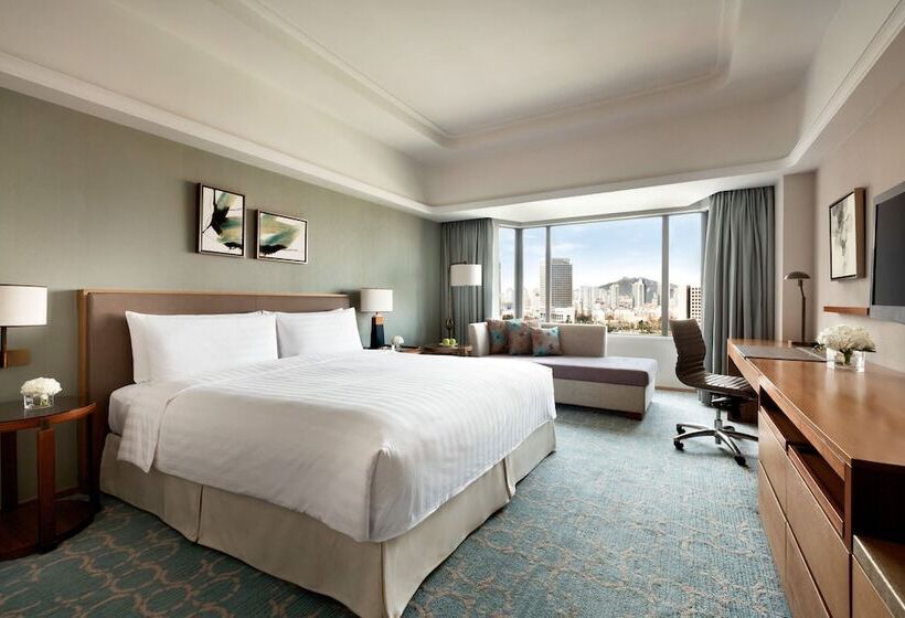 Номер Deluxe, Shangri La Qingdao   May Fourth Square