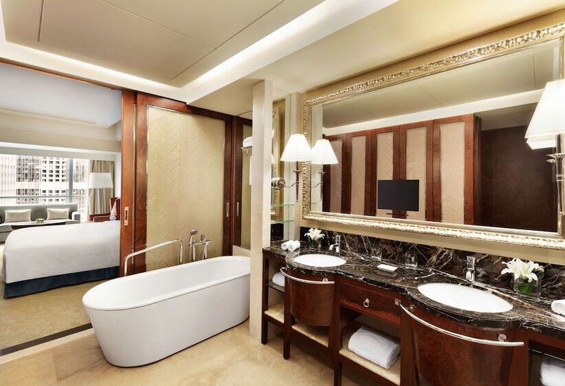 Номер Executive, Shangri La Qingdao   May Fourth Square