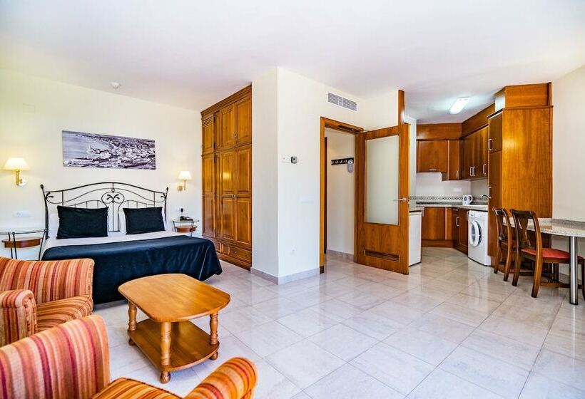 Студио Стандарт Вид на Бассейн, Sunway Playa Golf & Spa Sitges