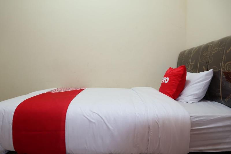 Номер Стандарт Индивидуальный, Reddoorz Syariah At D Rizs Homestay