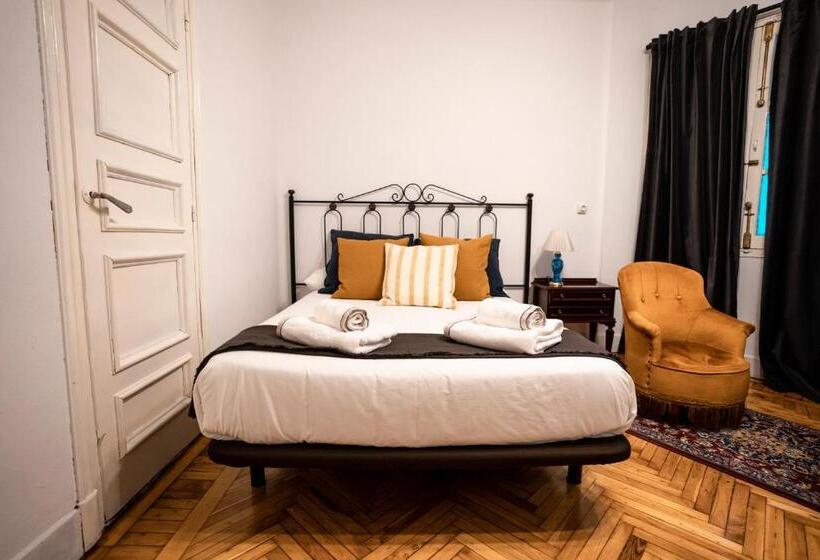 스탠다드 트리픔 룸 공동욕실, Hihome Hostel