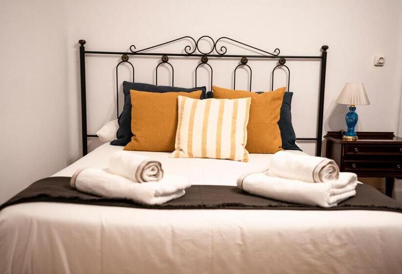 스탠다드 트리픔 룸 공동욕실, Hihome Hostel