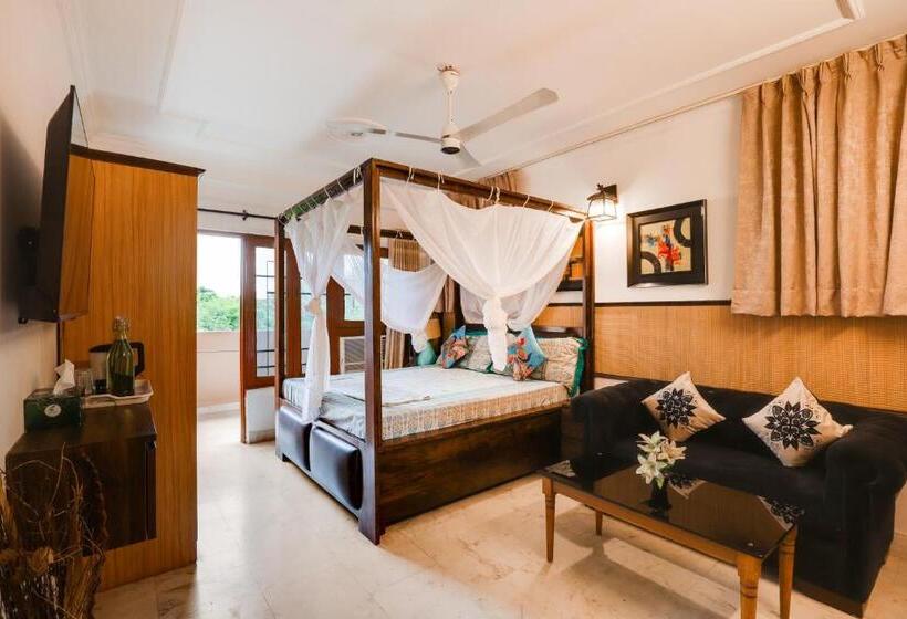 اتاق سوپریور با تخت بزرگ, House Of Comfort Noida
