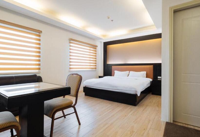 高级套房, Northpointe Residences