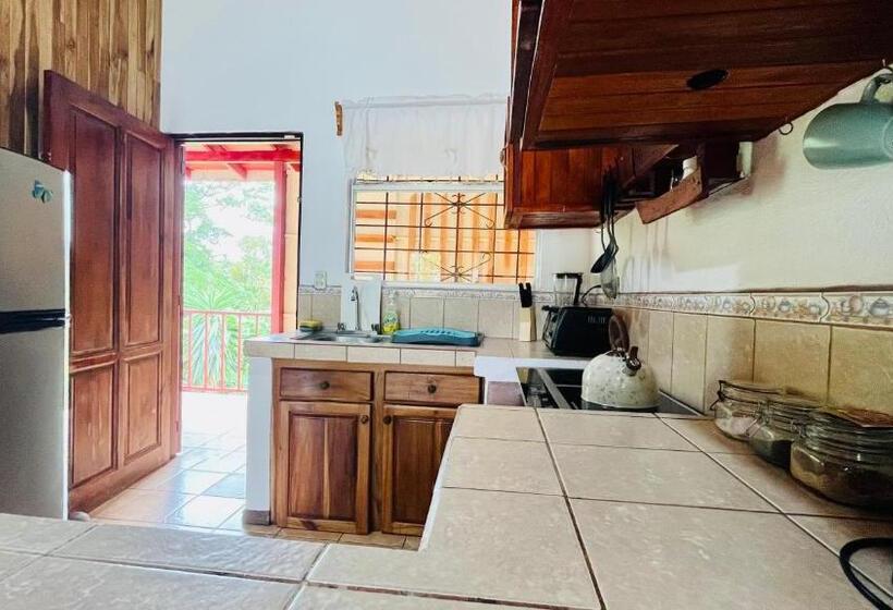 Дом 2 Спальни, Beautiful Casa Aire Near Lake Arenal In Nuevo Arenal   Casas Airelibre