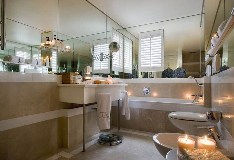 Номер Superior Вид на Море, Twelve Apostles Hotel & Spa
