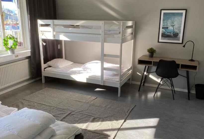 Четырехместный Номер Стандарт, De La Gardie Park Vandrarhem Hostel