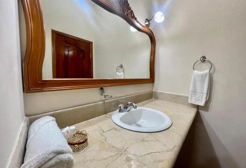 Номер Deluxe, House Center