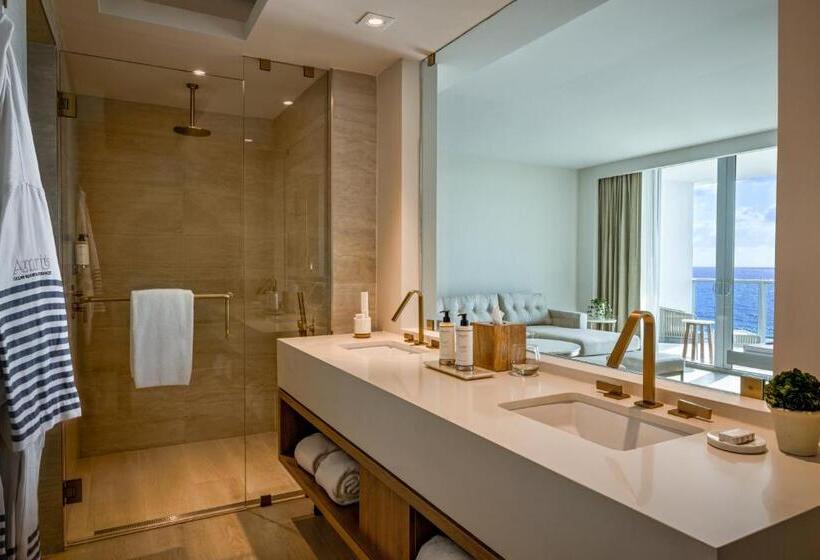 주니어 스위트 킹사이즈 침대, Amrit Ocean Resort & Residences Singer Island
